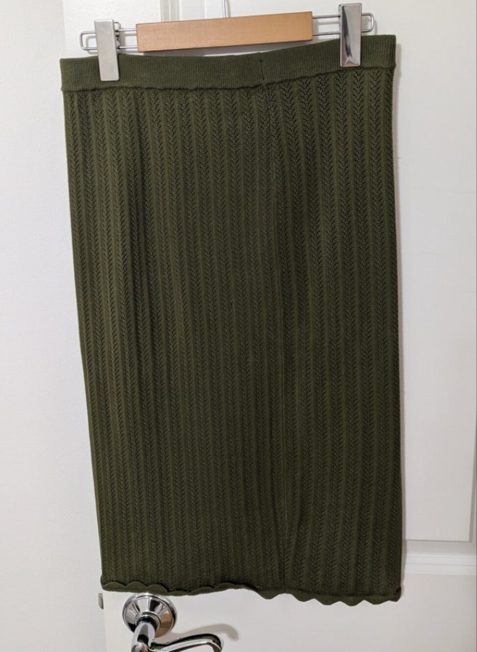 Wilfred Olive Ribbed Knit Midi Skirt